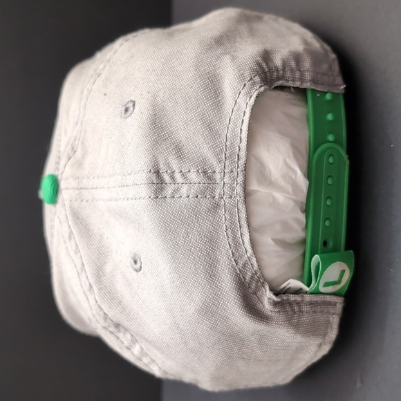 Nintendo Super Mario Luigi Gray/Green Snapback Hat. - Picture 3 of 10